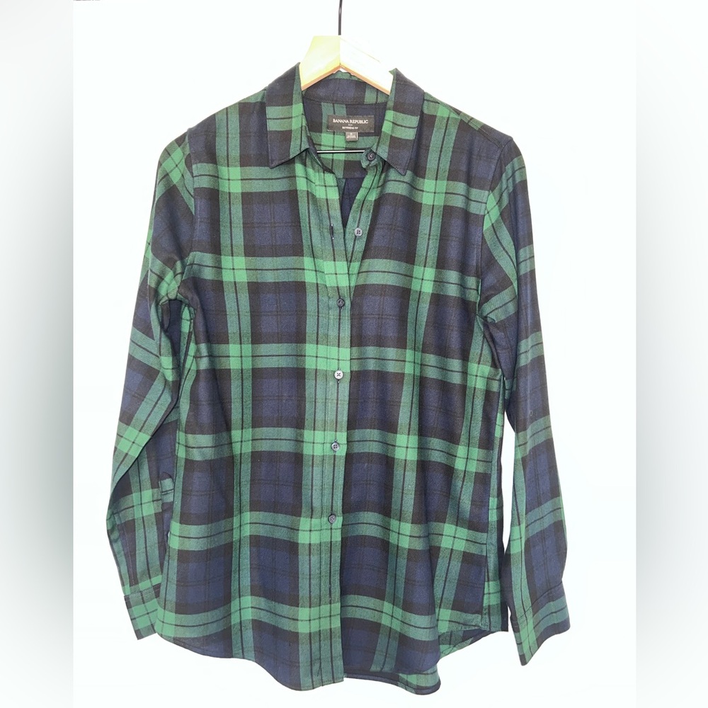 BANANA REPUBLIC NWOT hunter plaid boyfriend rayon shirt (not flannel)size small